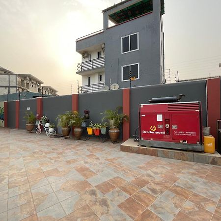 Bays Lodge, Accra Exteriör bild