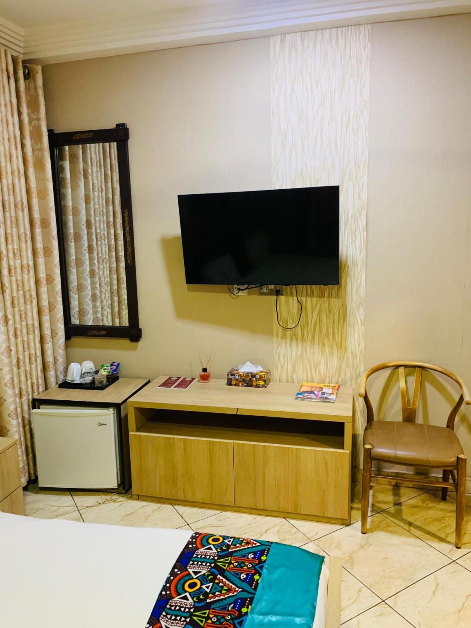 Bays Lodge, Accra Exteriör bild
